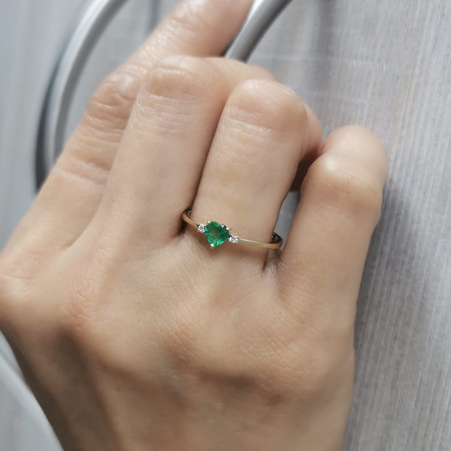 18K Yellow Gold Heart-Shaped Emerald & Diamond Ring with 0.33 Carat Green Emerald and 0.03 Carat Diamonds