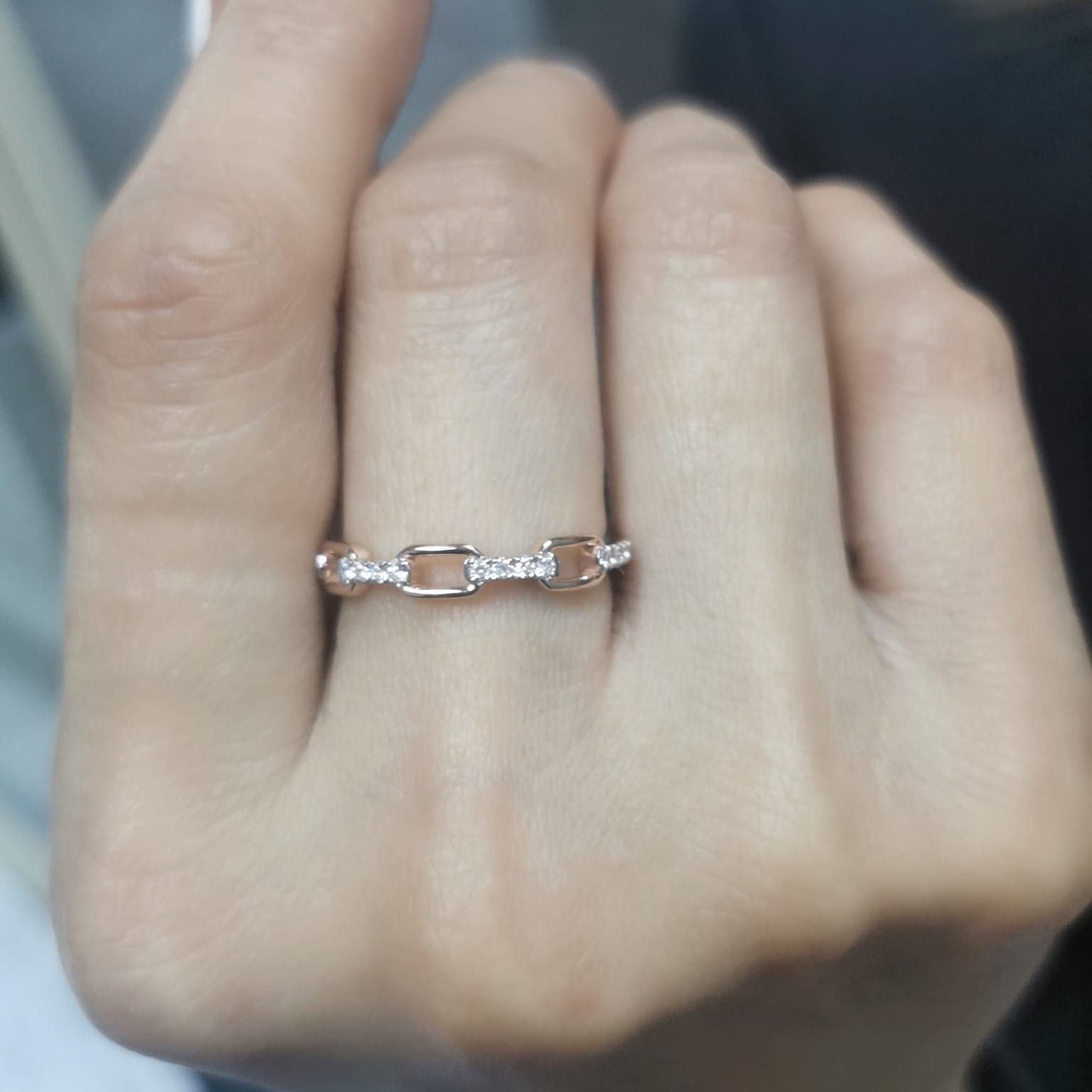 18K Rose Gold Chain Link Diamond Ring with 0.39 Carats of Round Brilliant Diamonds, Luxury Jewelry