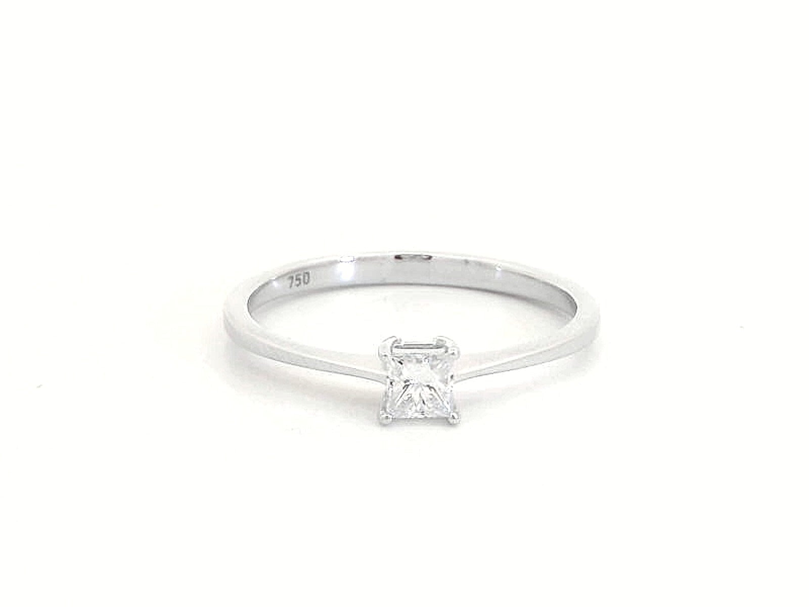 0.23 Carat Princess Cut Diamond Solitaire Ring in 18K White Gold with a classic four-prong setting – perfect for engagements and anniversaries.