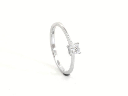 0.23 Carat Princess Cut Diamond Solitaire Ring in 18K White Gold with a classic four-prong setting – perfect for engagements and anniversaries.