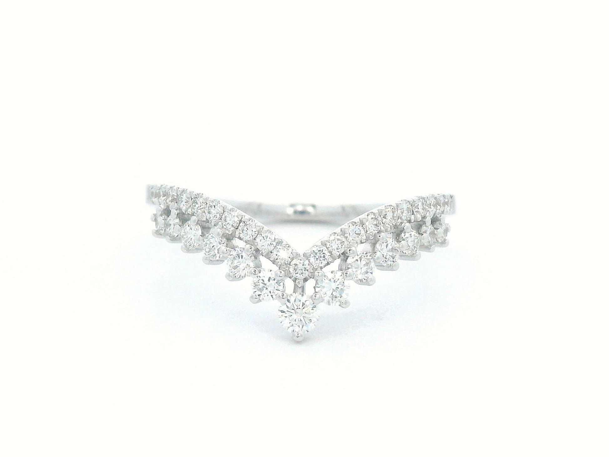 18K gold V-shape diamond ring with 0.47 carat round diamonds in a chevron silhouette