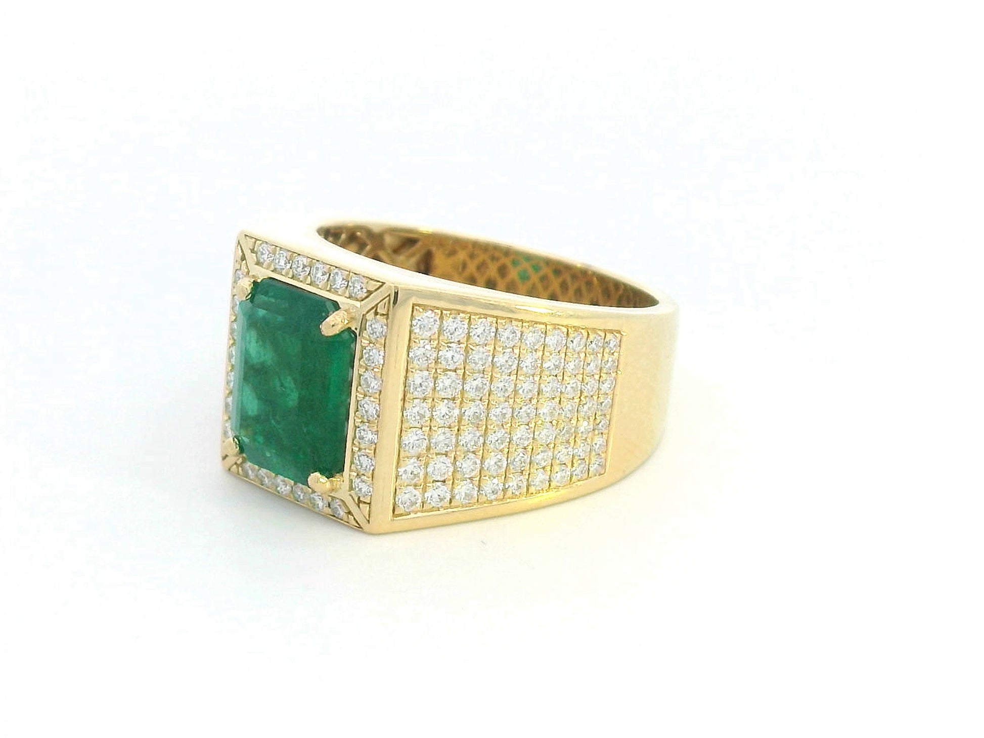 18K yellow gold men’s ring with 2.60 carat emerald center and 1.00 carat pavé diamonds