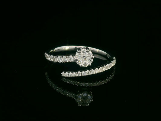18K white gold bypass ring with cluster and single row diamond design – 0.39 carat.