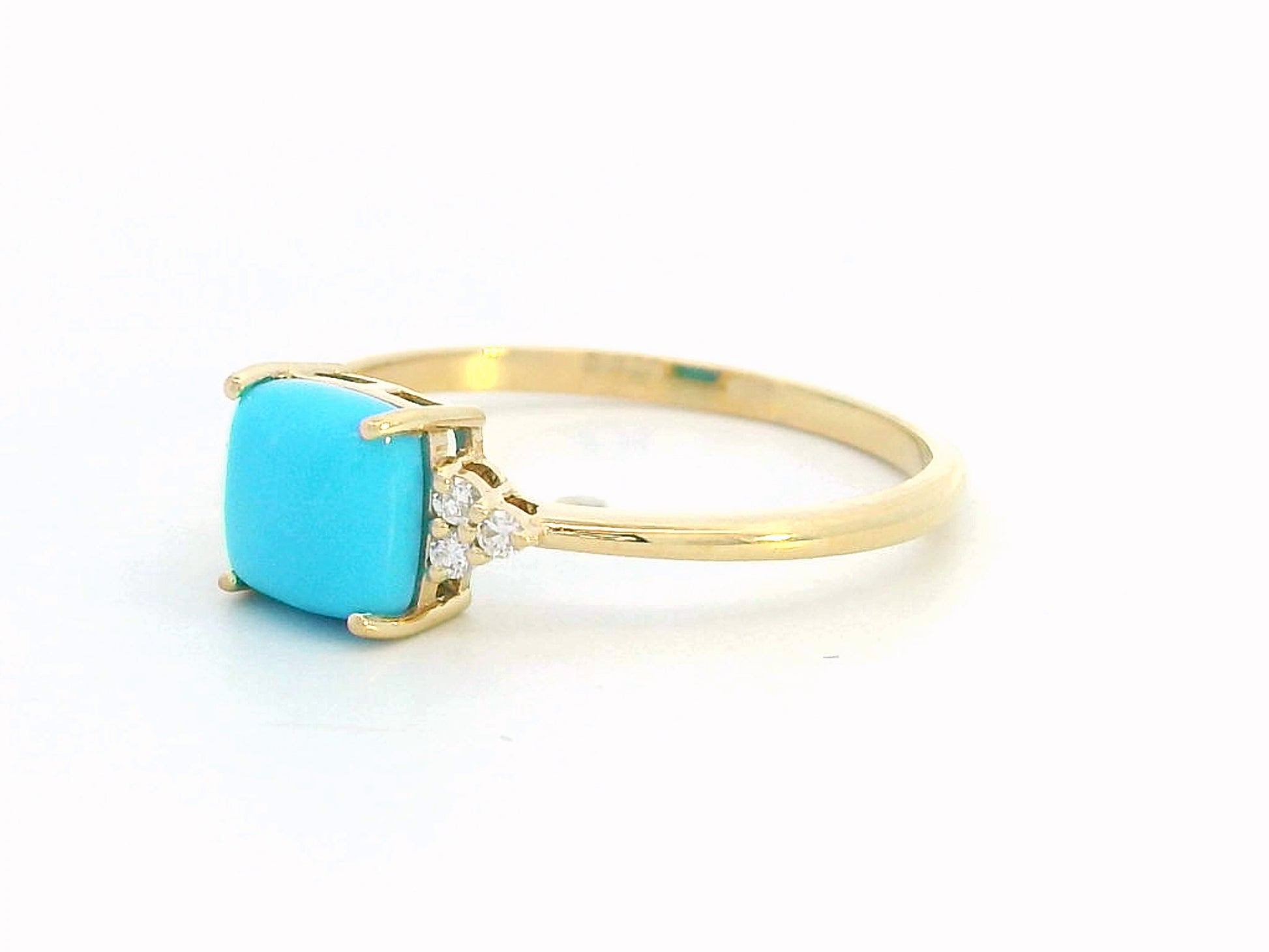 18K Gold Ring with Cushion-Cut Turquoise and Diamond Accents 
