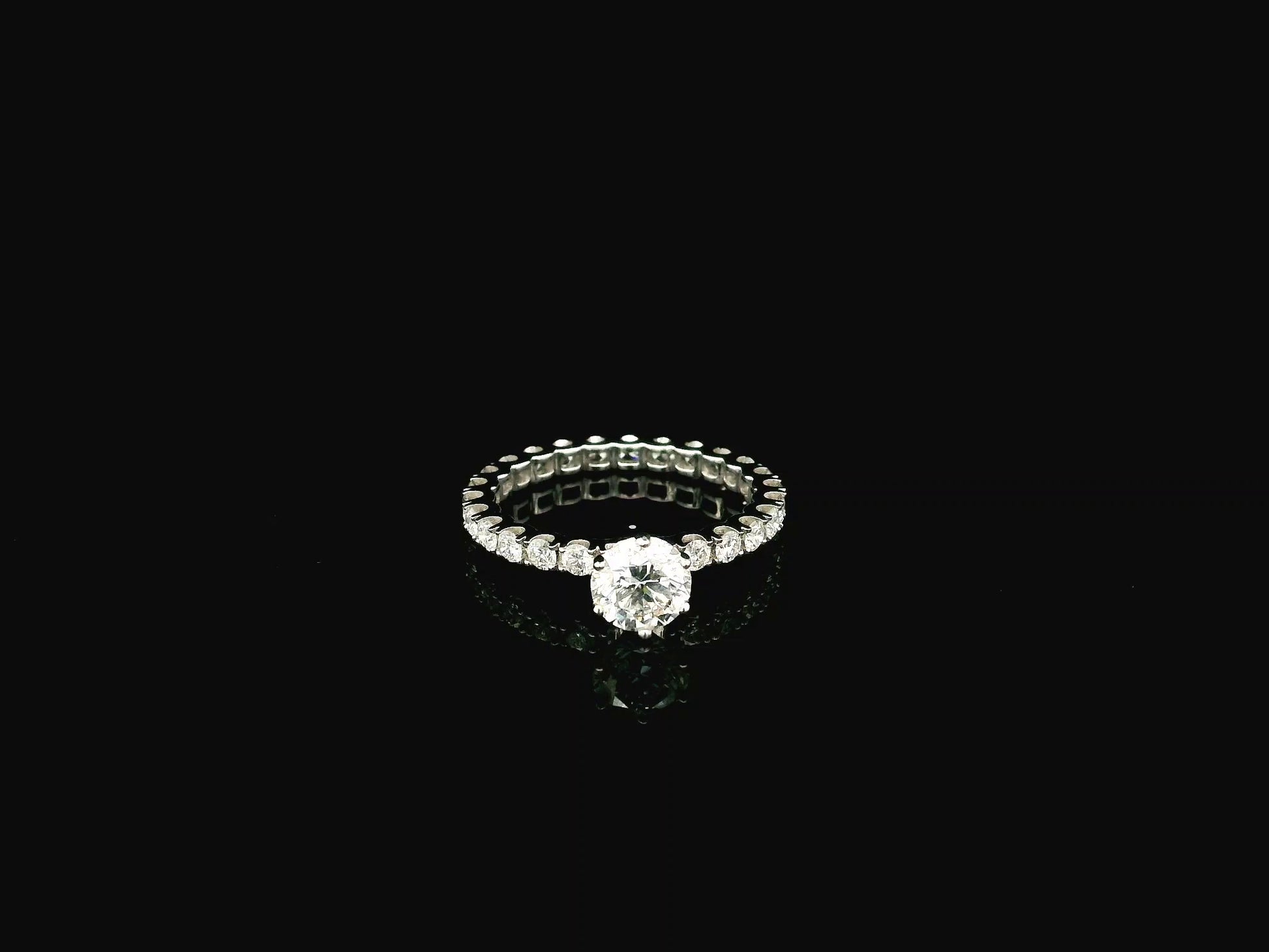 1 carat diamond engagement ring in 18K white gold with full diamond band IGI certified Emirates Diamonds