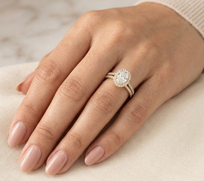 Oval-Cut Diamond Bridal Ring Set in 18K Yellow Gold