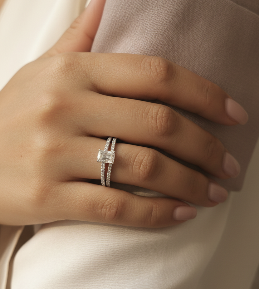 Cushion-Cut Diamond Bridal Ring Set in 18K White Gold