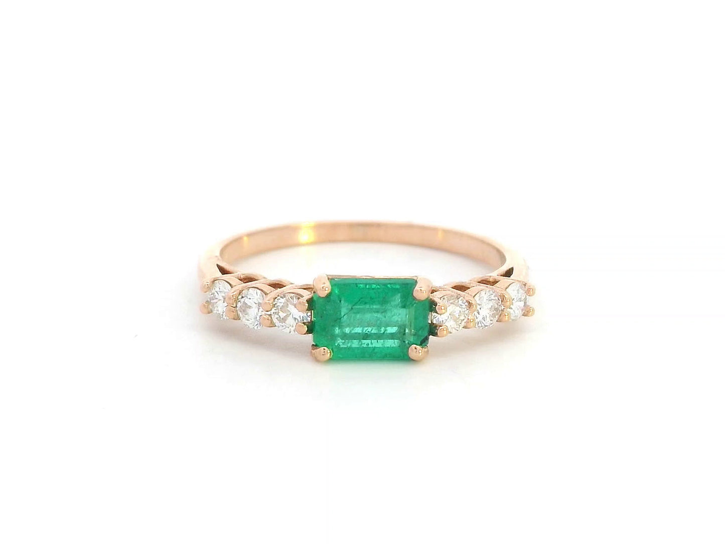 18K Rose Gold Ring with Rectangular Emerald Center and Round Diamond Accents – 0.68ct Emerald