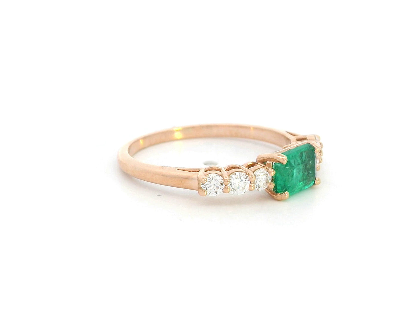 18K Rose Gold Ring with Rectangular Emerald Center and Round Diamond Accents – 0.68ct Emerald