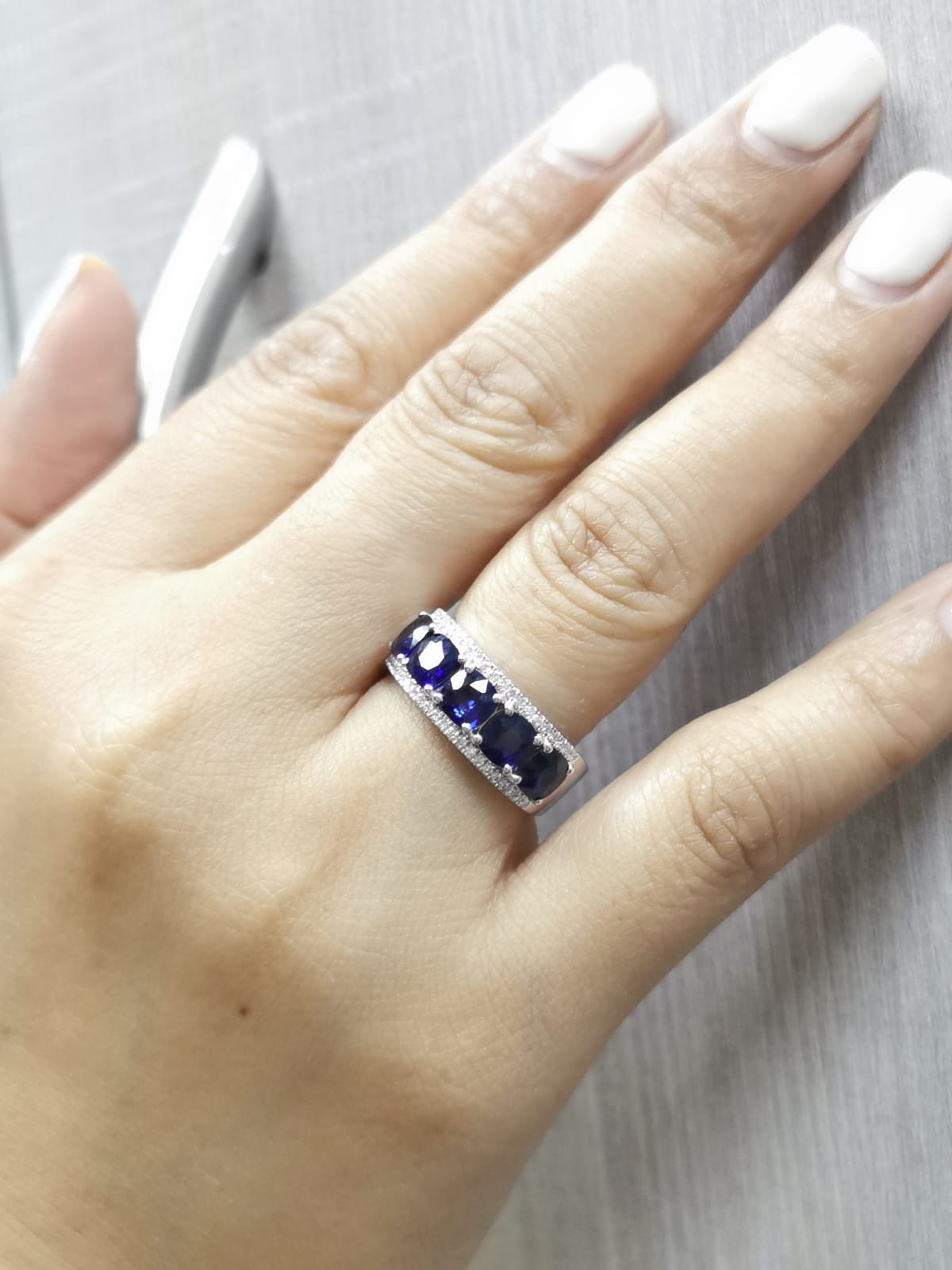 Elegant Blue Sapphire and Diamond Band in 18K Gold