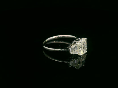18k White Gold Radiant-Cut Diamond 1.51ct Three-Stone Ring with Trapezoid Diamonds | HRD Certified