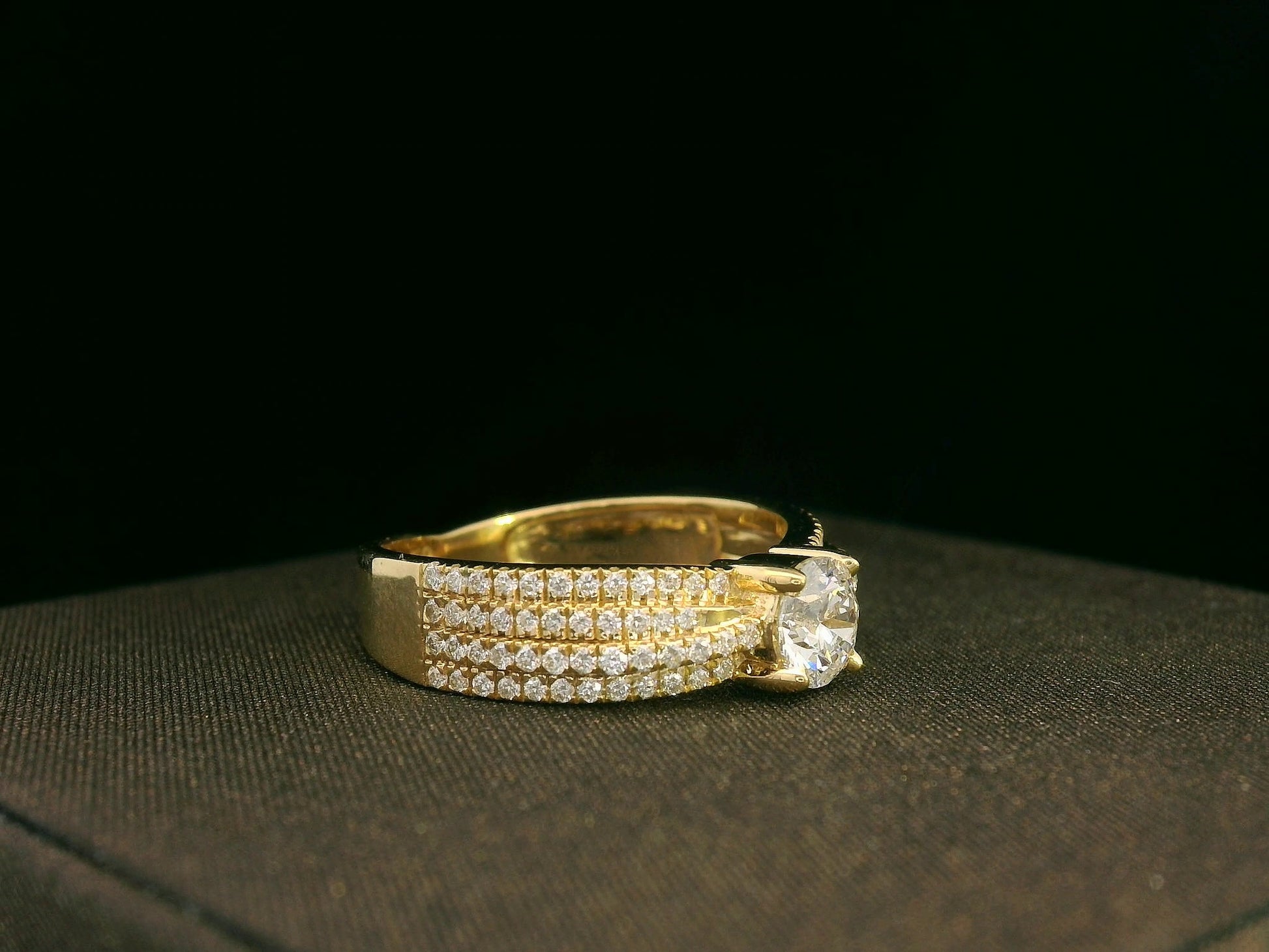 18K Yellow Gold Diamond Engagement Ring with 0.50 Carat Center Stone and 0.35 Carats Pavé Diamonds