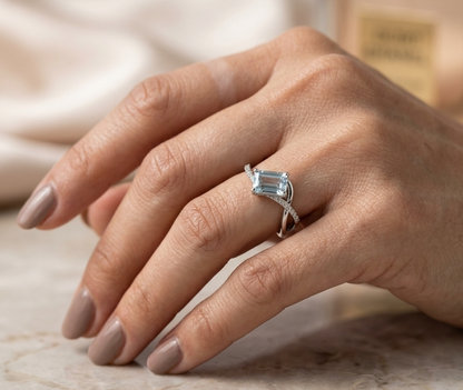 Emerald-Cut Aquamarine & Diamond Ring –18k White Gold