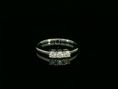 18k white gold trilogy ring with 0.26ct three round brilliant diamonds – certificate included