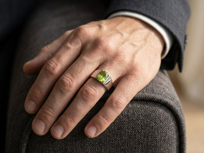 Men’s Peridot Ring in 18K White Gold