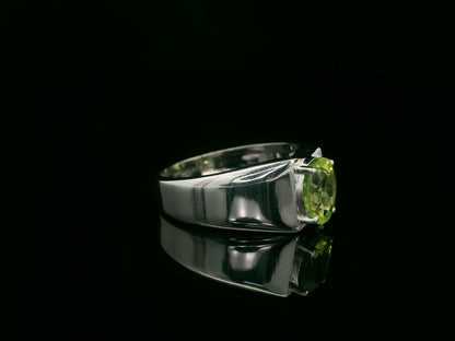 Men’s Peridot Ring in 18K White Gold