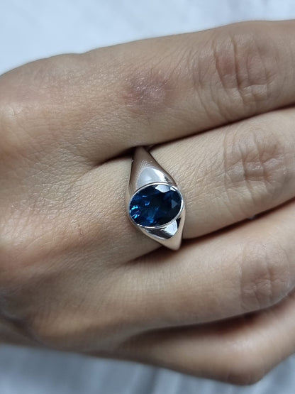 18k white gold ring with 2.13ct oval London Blue Topaz in modern bezel setting – certificate included