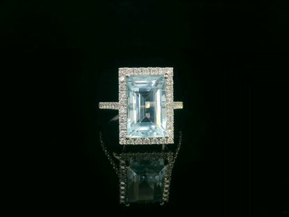 18k White Gold 7.66 carat Emerald-Cut Aquamarine with Diamond Halo, Cocktail Ring