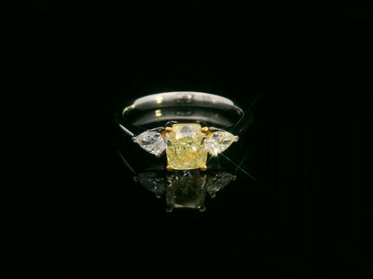 18k-White-Gold-Fancy-Yellow-Diamond-Ring-Pear-Diamonds-IGI certified