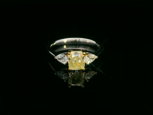 18k-White-Gold-Fancy-Yellow-Diamond-Ring-Pear-Diamonds-IGI certified