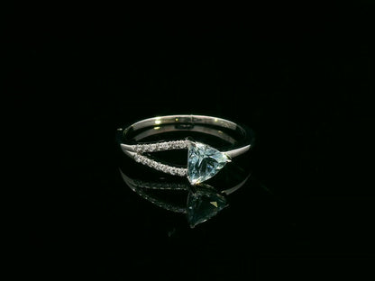 18K White Gold Trillion-Cut Aquamarine and Diamond Ring