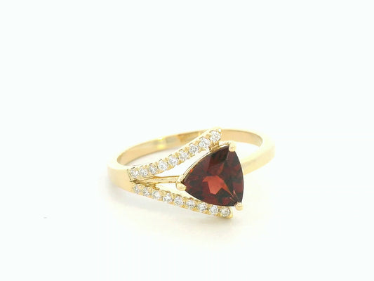 18K yellow gold triangular garnet ring with split-shank pavé diamonds, modern luxury design
