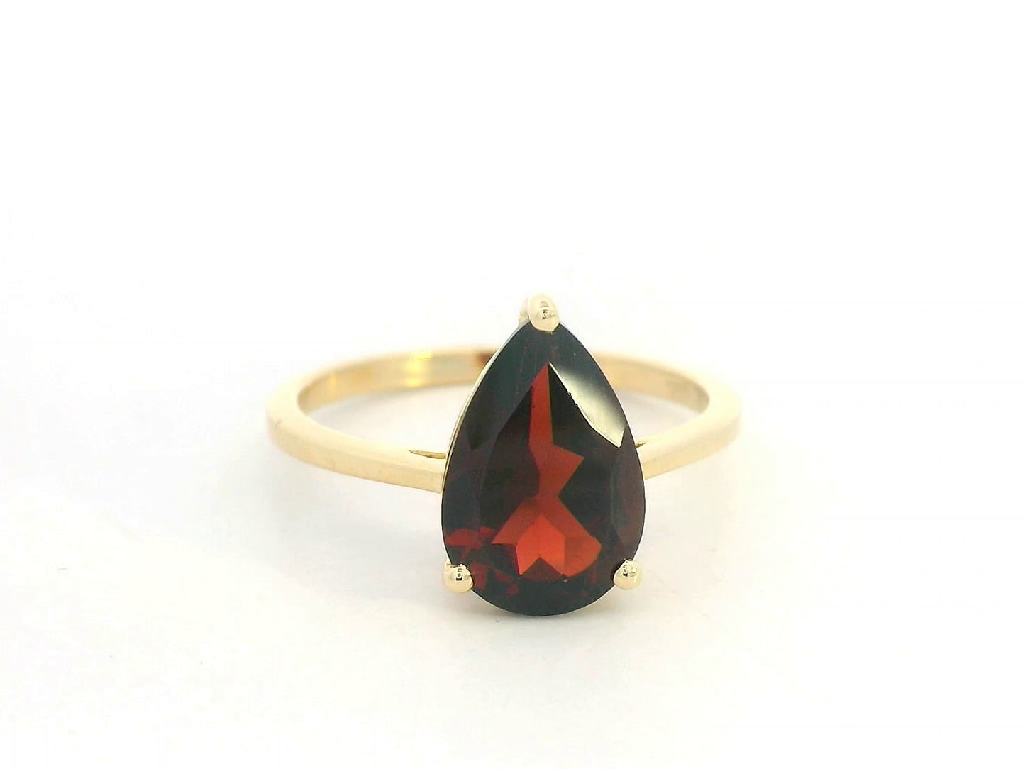 18K yellow gold pear-cut garnet solitaire ring – 3.15ct garnet fine jewelry by Emirates Diamonds