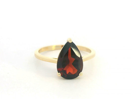 18K yellow gold pear-cut garnet solitaire ring – 3.15ct garnet fine jewelry by Emirates Diamonds