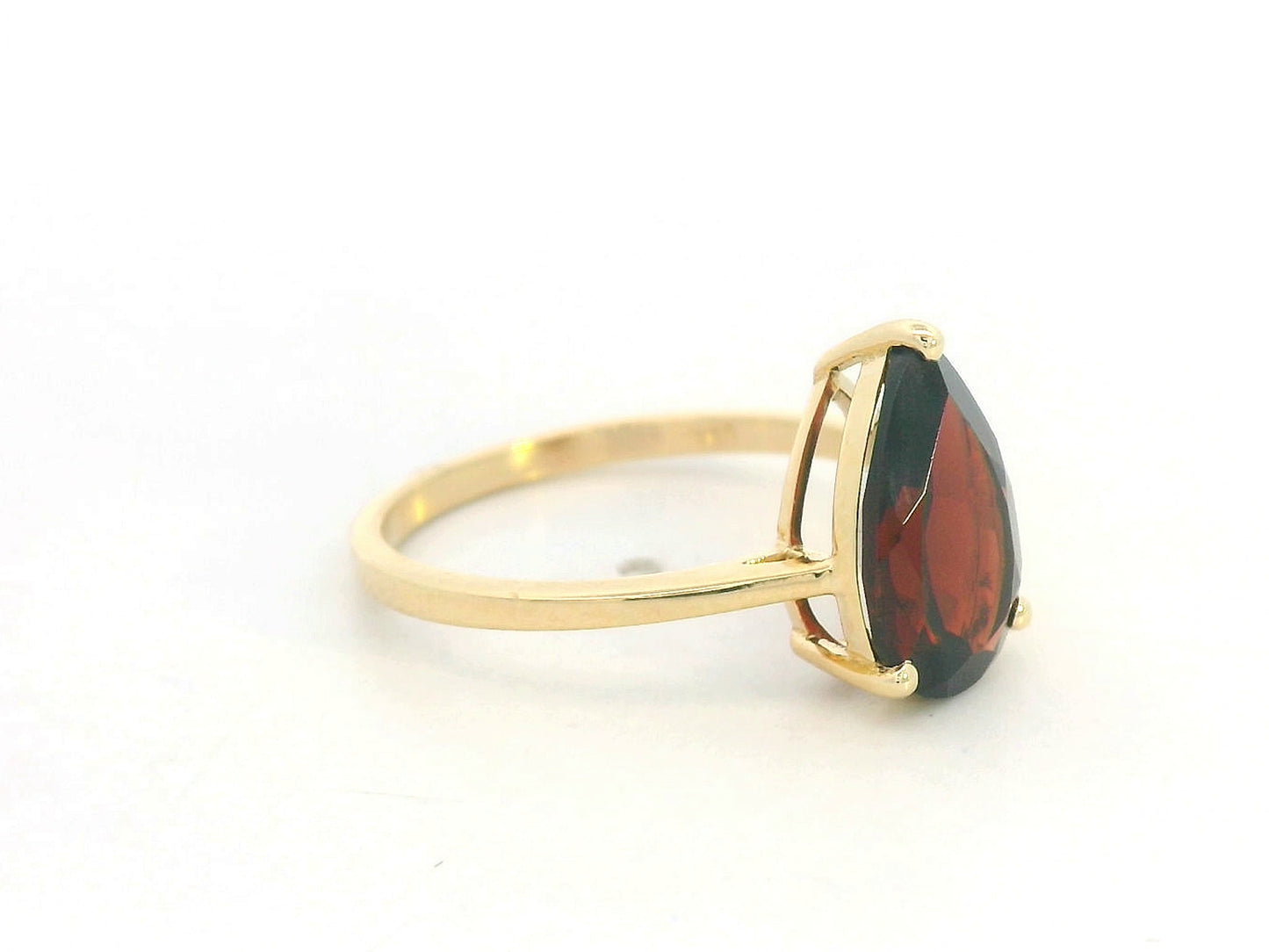 18K yellow gold pear-cut garnet solitaire ring – 3.15ct garnet fine jewelry by Emirates Diamonds