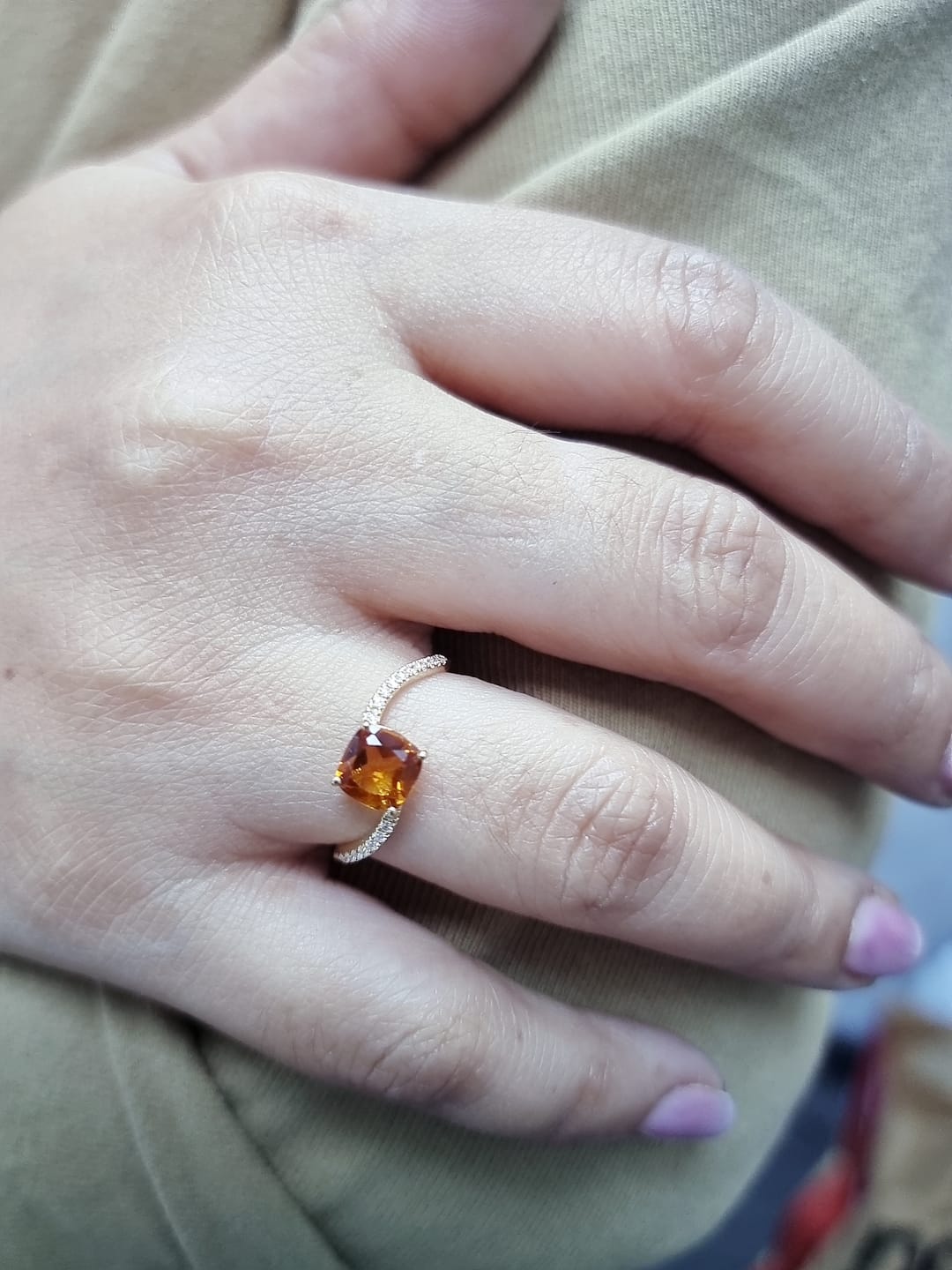 18K gold ring with 0.91 carat cushion-cut citrine and 0.11 carat diamond ribbon, modern luxury design