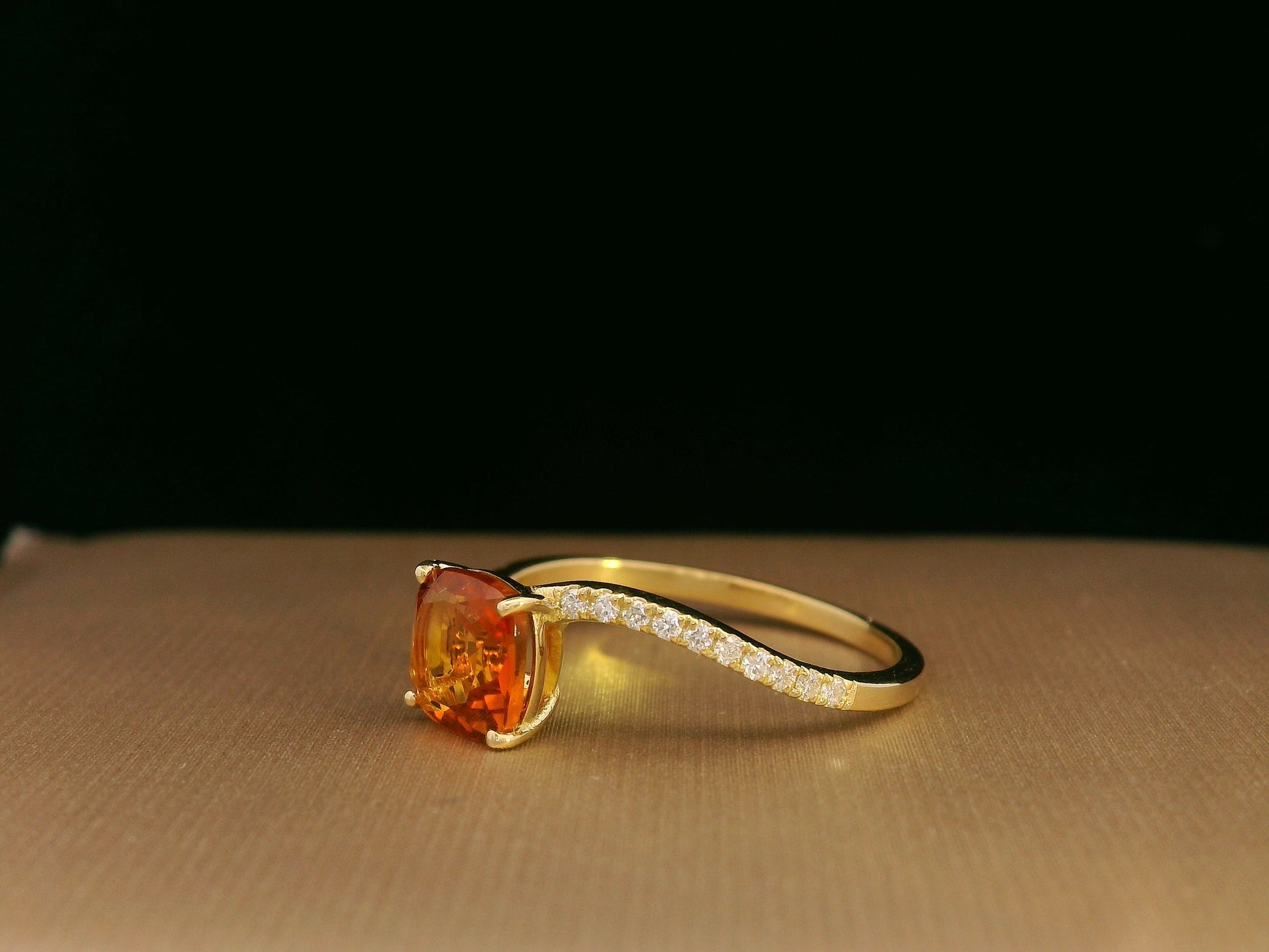 18K gold ring with 0.91 carat cushion-cut citrine and 0.11 carat diamond ribbon, modern luxury design