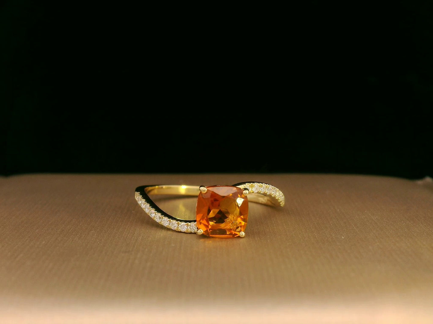 18K gold ring with 0.91 carat cushion-cut citrine and 0.11 carat diamond ribbon, modern luxury design