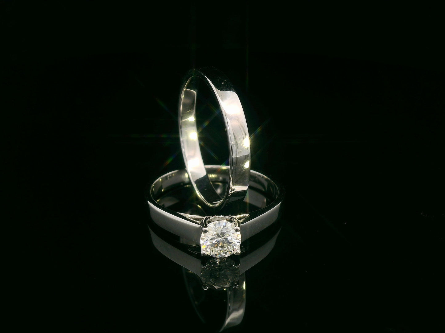 0.51 ct diamond engagement ring and matching wedding band in 18K white gold –