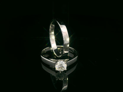 0.51 ct diamond engagement ring and matching wedding band in 18K white gold –