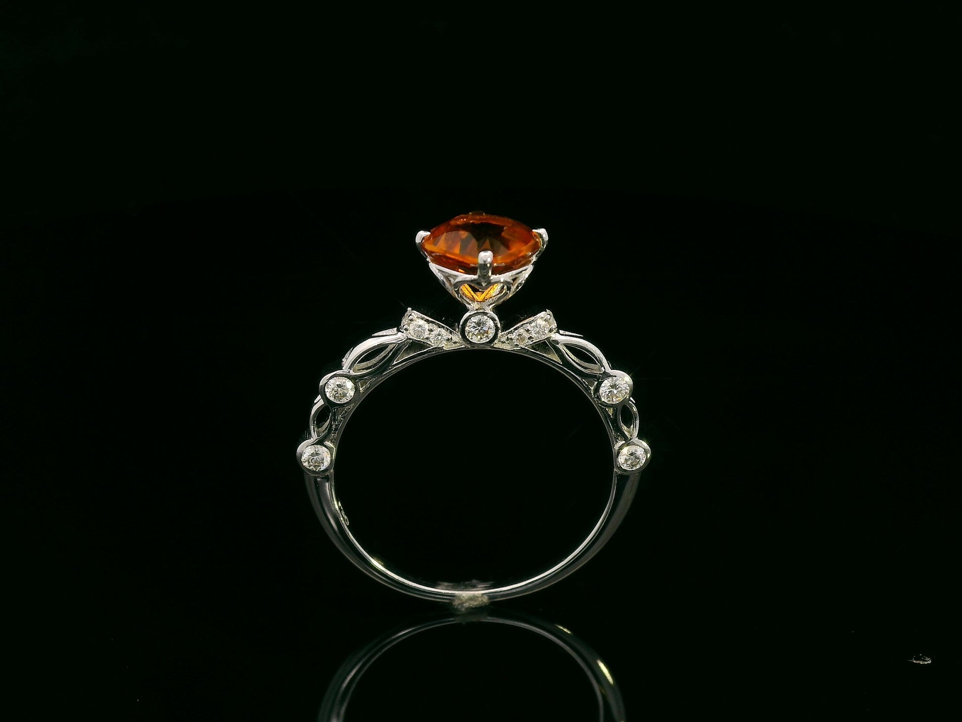 Cushion-cut citrine and diamond ring in 18K white gold, 0.92 carat citrine with diamond halo and openwork shoulders, luxury design by Emirates Diamonds