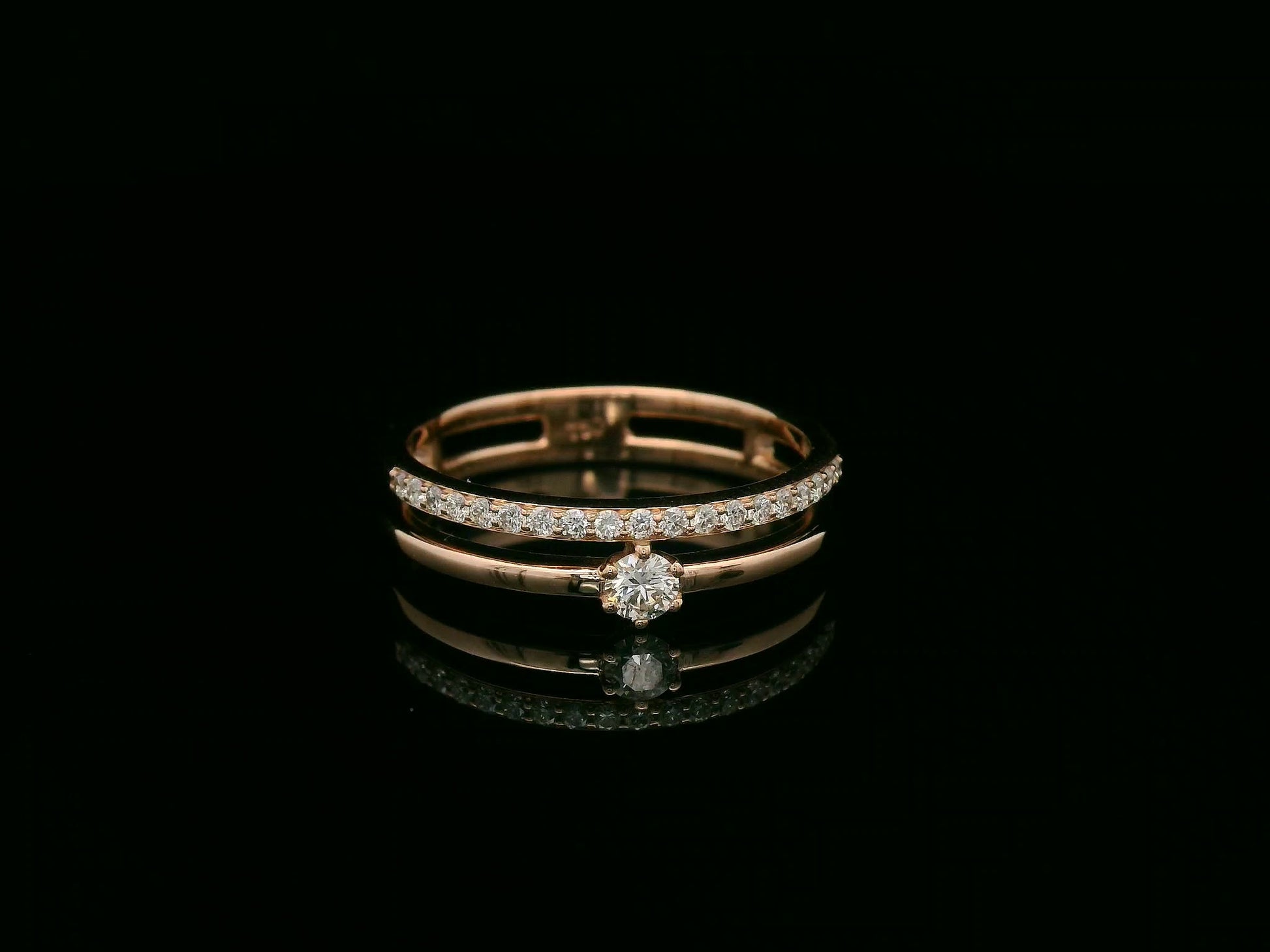 18K rose gold double-band diamond ring with round center diamond and pavé accents – Emirates Diamonds