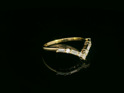 18K yellow gold diamond chevron ring with round and baguette diamonds – 0.27ct contour band by Emirates Diamonds.