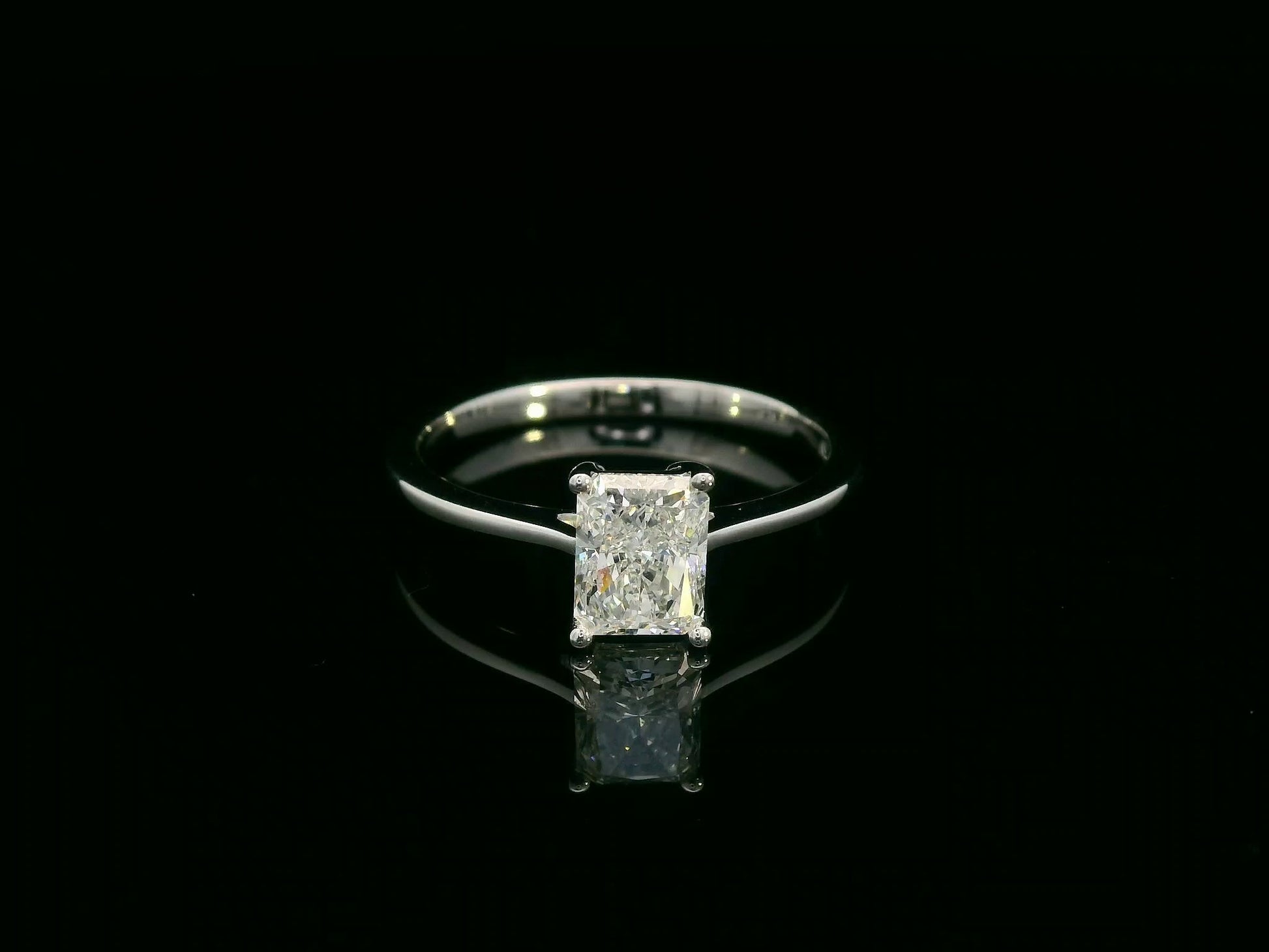 Radiant-cut 1.01ct D color diamond solitaire ring in 18K white gold – IGI certified engagement ring by Emirates Diamonds.