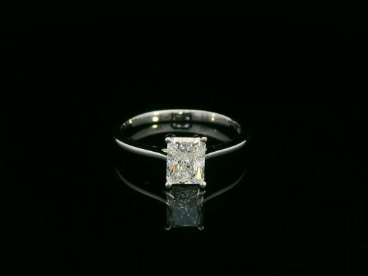Radiant-cut 1.01ct D color diamond solitaire ring in 18K white gold – IGI certified engagement ring by Emirates Diamonds.