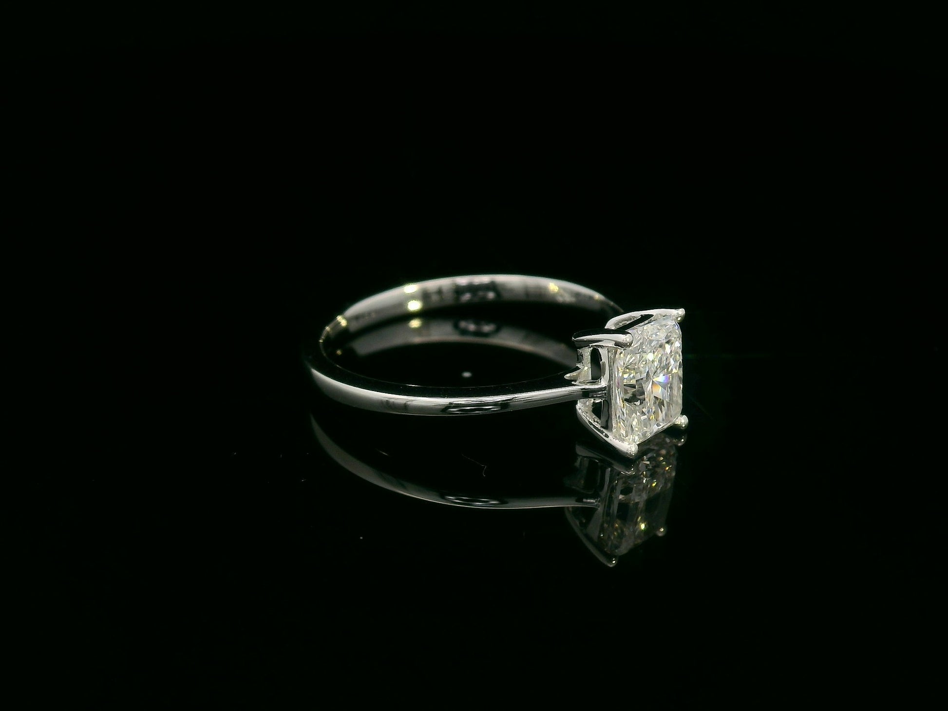 Radiant-cut 1.01ct D color diamond solitaire ring in 18K white gold – IGI certified engagement ring by Emirates Diamonds.