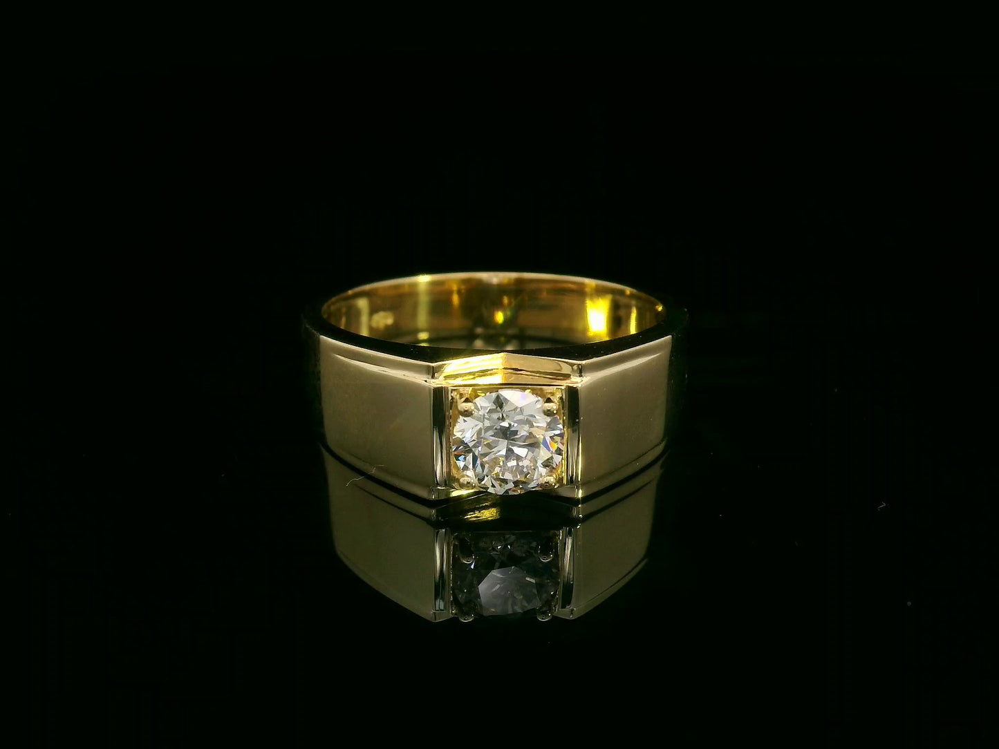 18K yellow gold men’s diamond ring – 0.68ct VVS2 I-color IGI certified by Emirates Diamonds