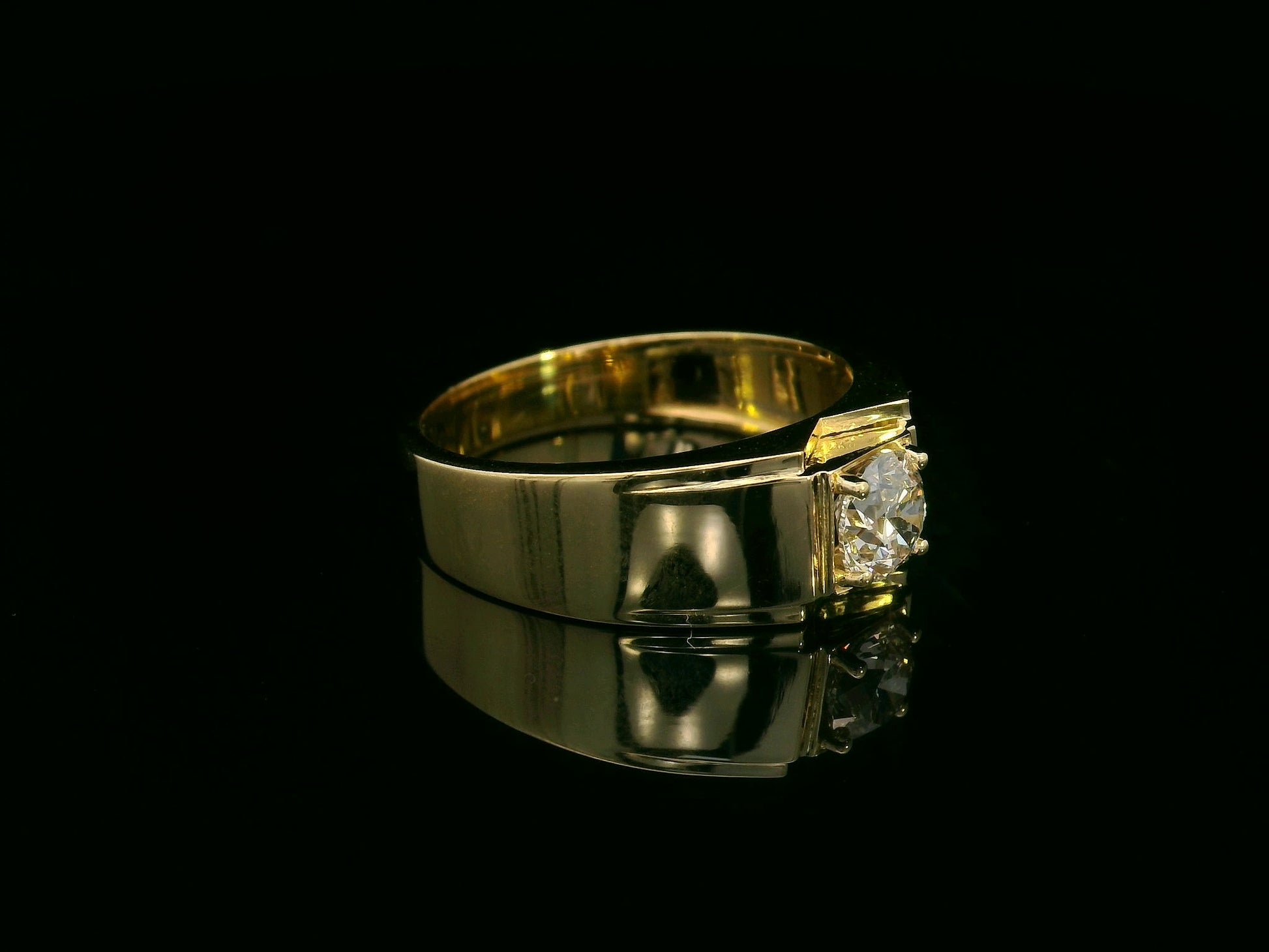 18K yellow gold men’s diamond ring – 0.68ct VVS2 I-color IGI certified by Emirates Diamonds