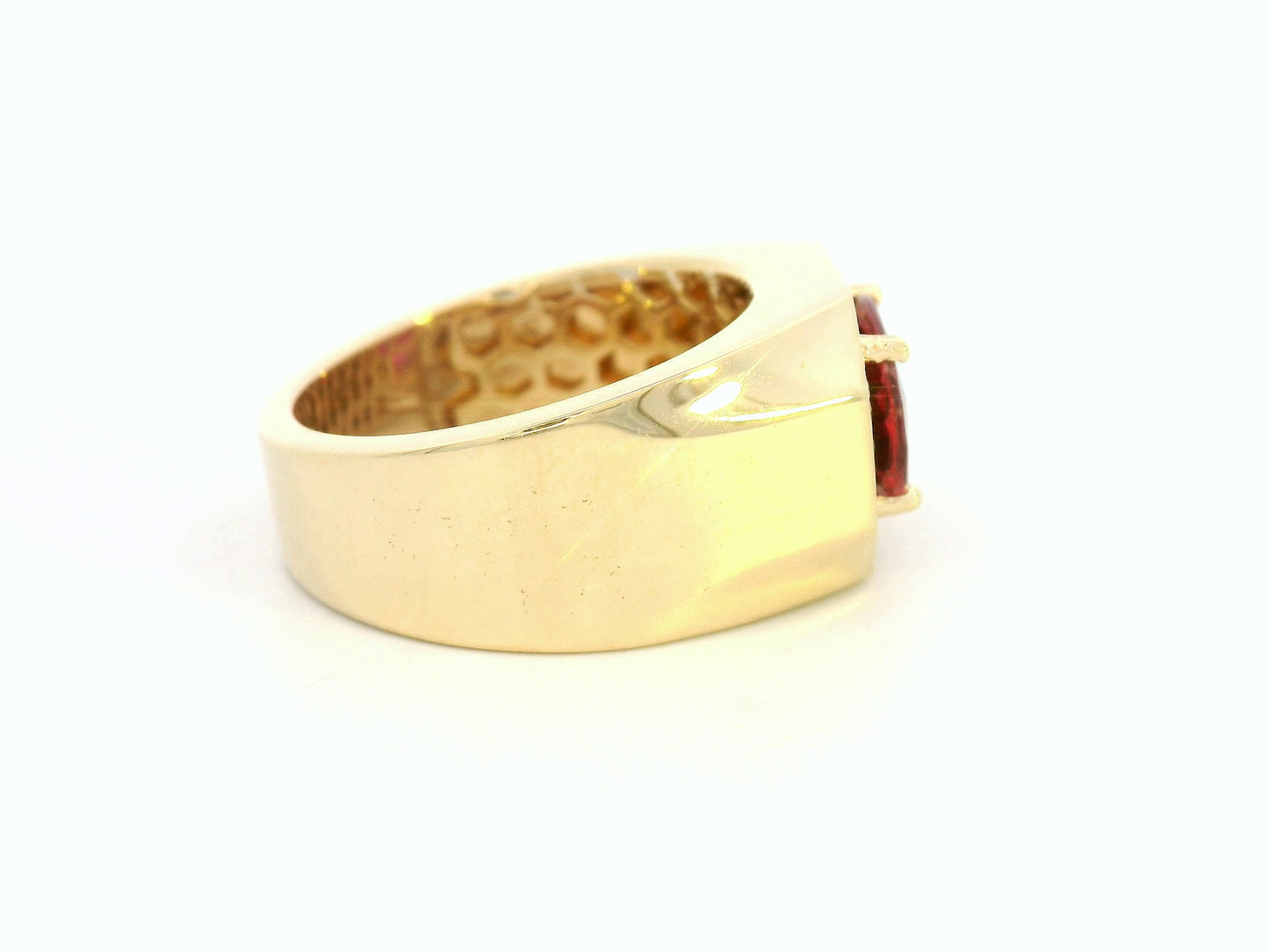 Men’s 18K yellow gold ruby ring with 3.06ct oval ruby and 0.34ct diamond octagonal halo – Emirates Diamonds