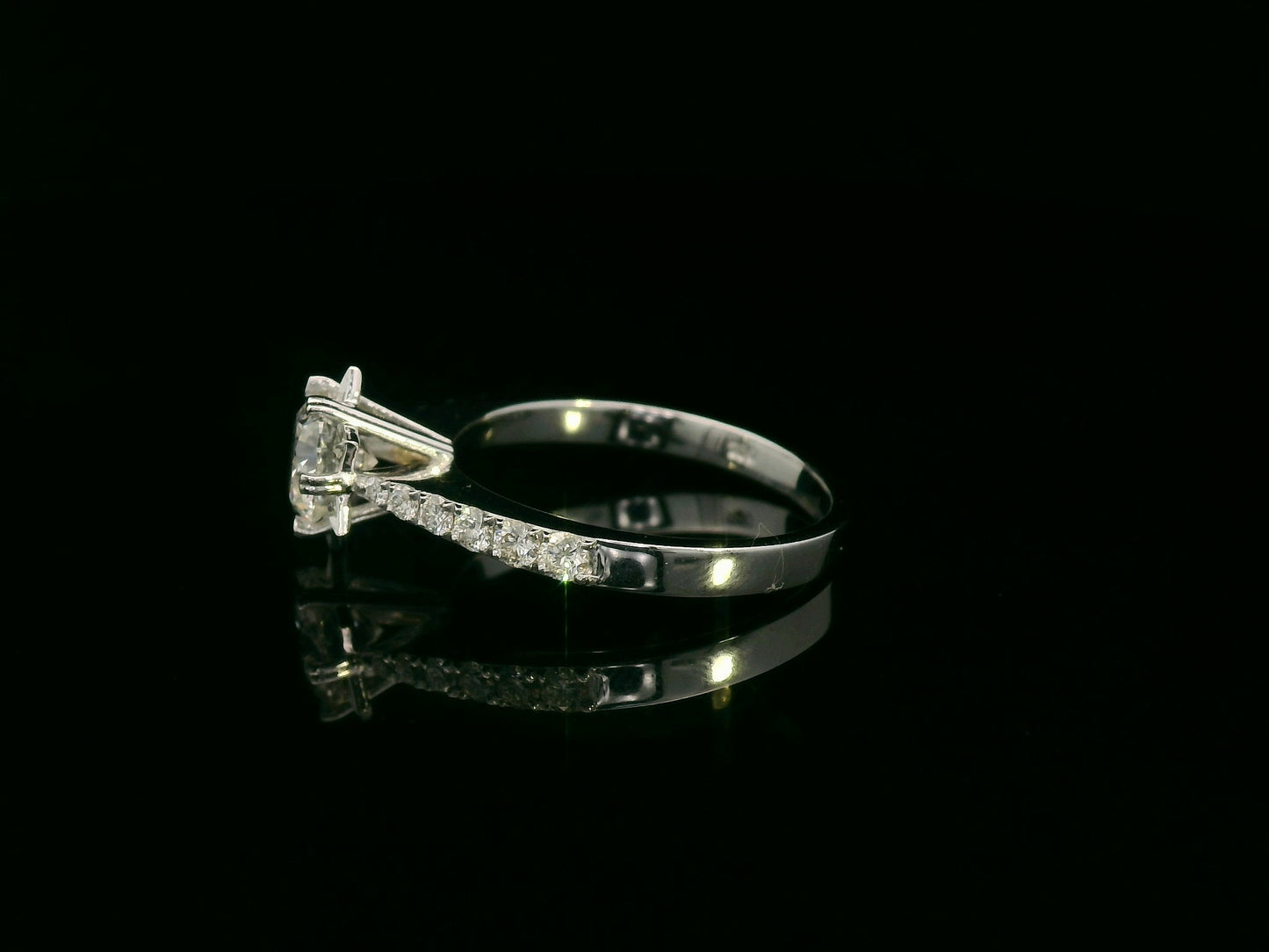 18K white gold 1.00ct diamond engagement ring with pavé shoulders and IGI certification – Emirates Diamonds