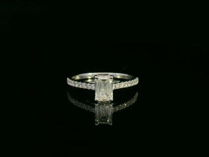 Emerald-Cut Diamond Bridal Set in 18K White Gold – 0.90ct Center Diamond