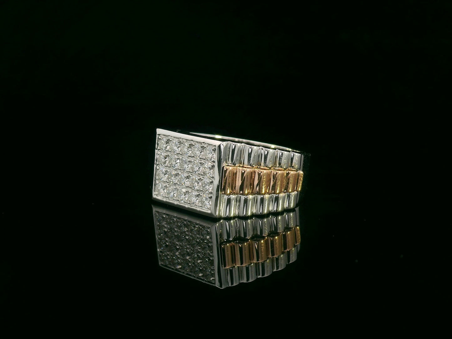 18K white and rose gold two-tone men’s ring with pavé diamonds, 0.75ct – Emirates Diamonds