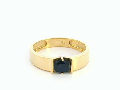 Men’s 18K yellow gold ring with a 0.71ct blue sapphire centerpiece – Emirates Diamonds