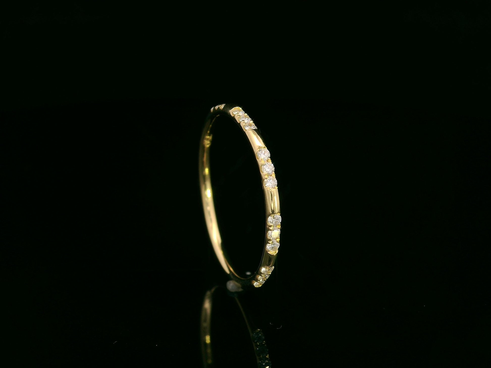 18K yellow gold diamond band ring with 0.16 carat diamonds – Emirates Diamonds