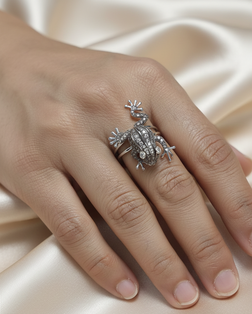 18K white gold frog ring set with 0.64 carat champagne diamonds – statement animal design by Emirates Diamonds