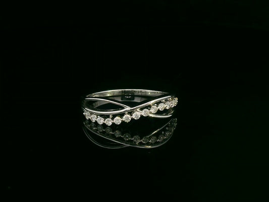 18K white gold diamond twist band ring with pavé-set round diamonds by Emirates Diamonds